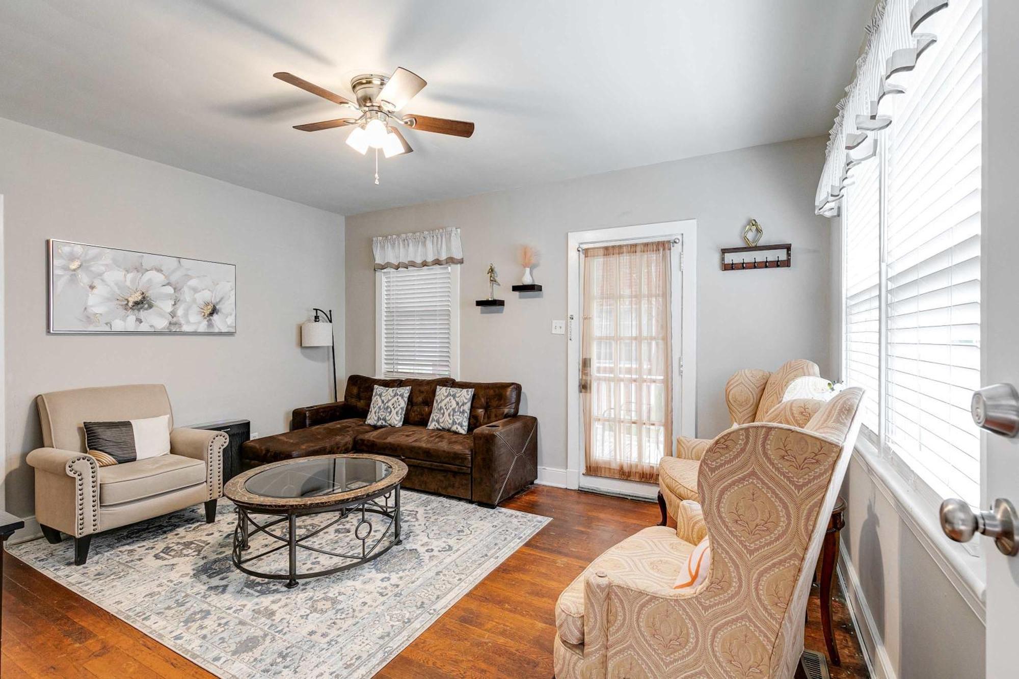 Grand2 4br Family In Scotts' Addition Holiday home Richmond